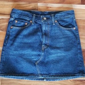 Levi's jean skirt
